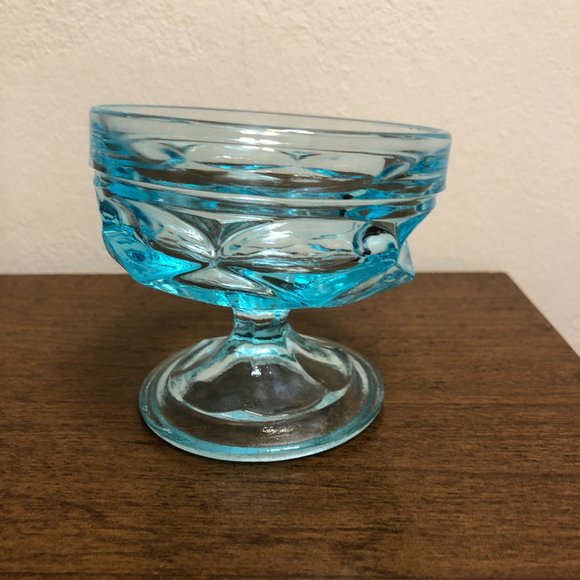 ANCHOR HOCKING AQUA BLUELOW SHERBERT CUP LEANING CROOKED UNIQUE ONE OF A KIND